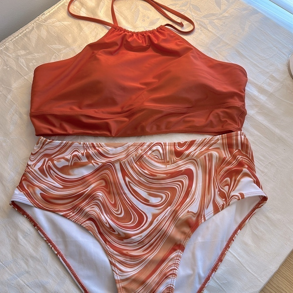 Adorable halter Bikini 2 piece. Orange & white. XXL